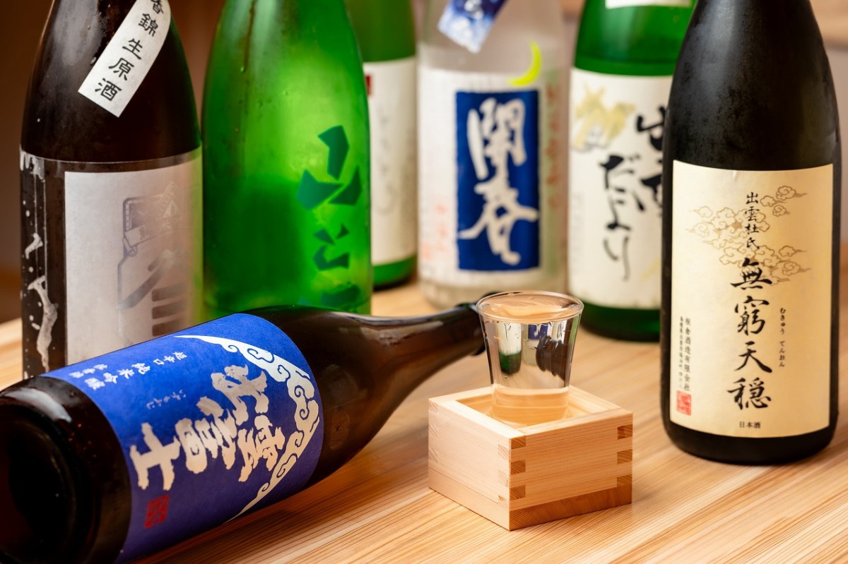 島根県出雲市にオープンした居酒屋『酒場ヒュッテ』の日本酒