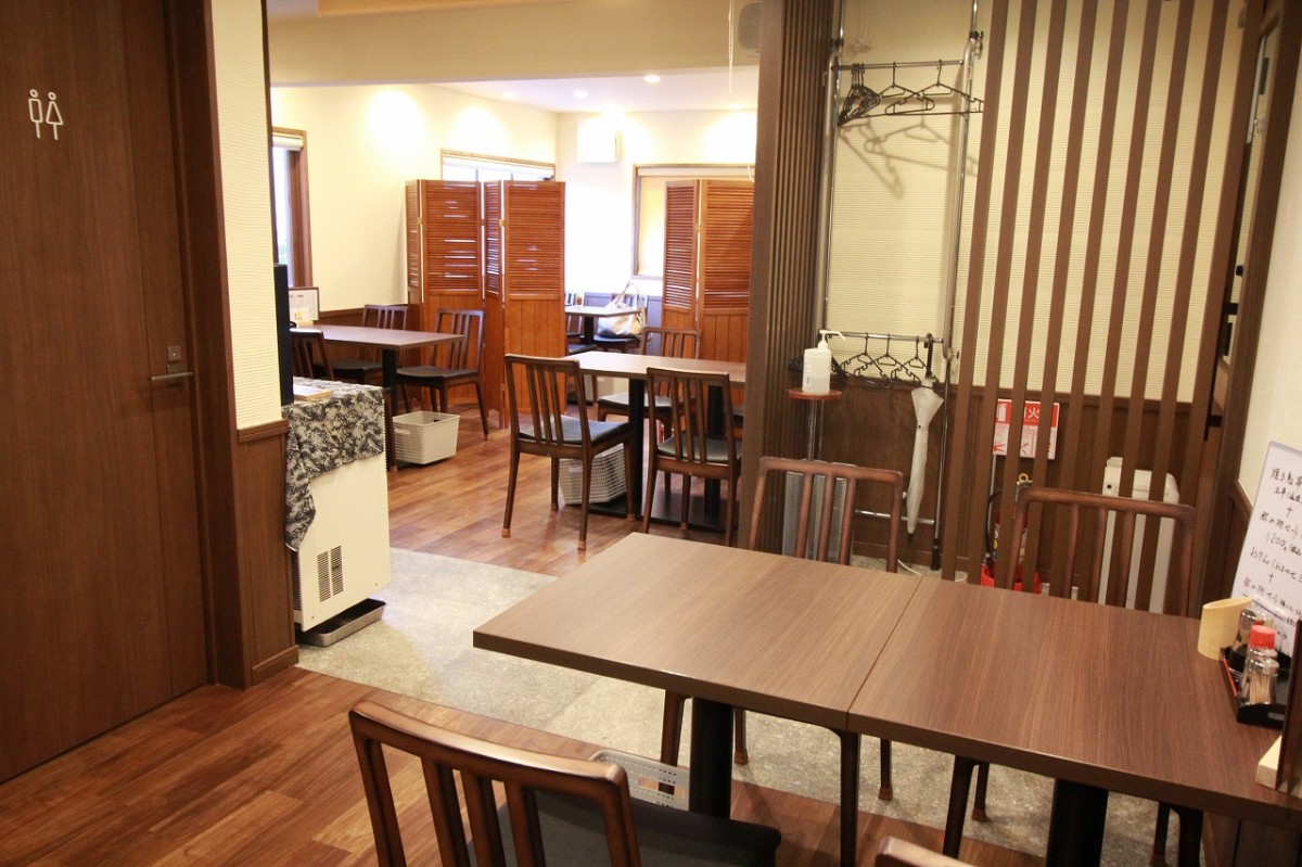 島根県松江市伊勢宮にオープンした居酒屋『やきとり大将』の店内の様子