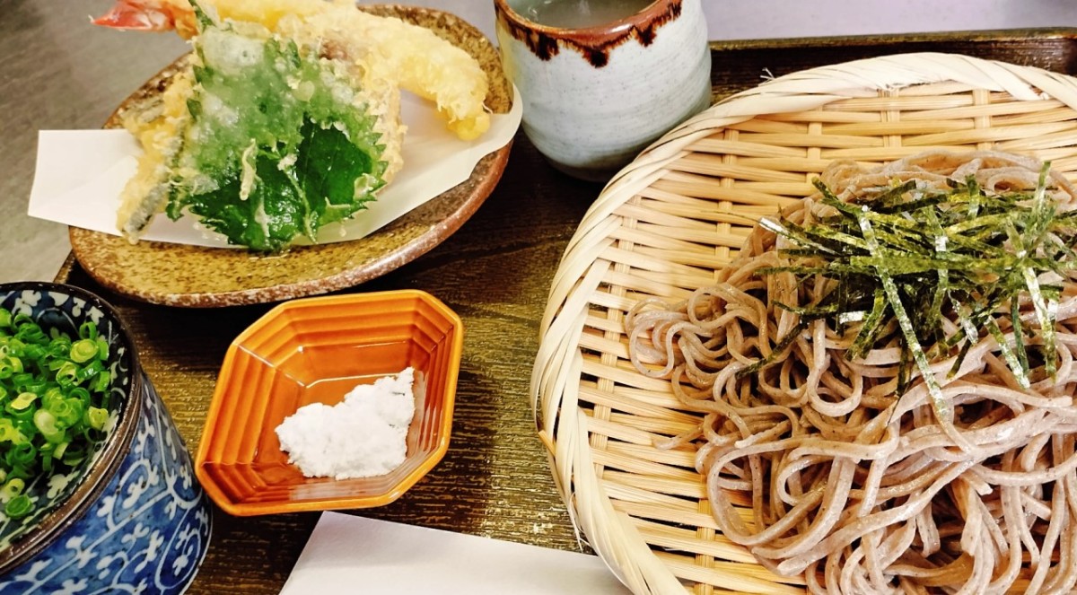 鳥取県米子市に移転オープンした手打ちそば専門店『手打ちみかも』のメニュー