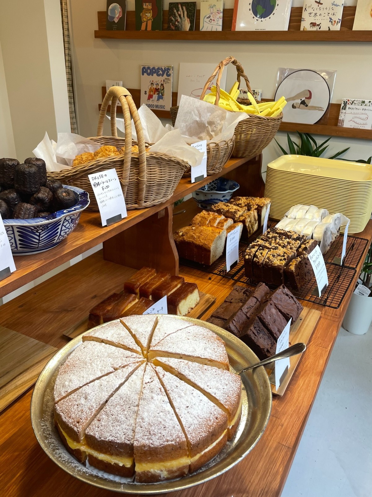 島根県出雲市にオープンした焼き菓子店『Bake Shop PAUSE』の店内の様子