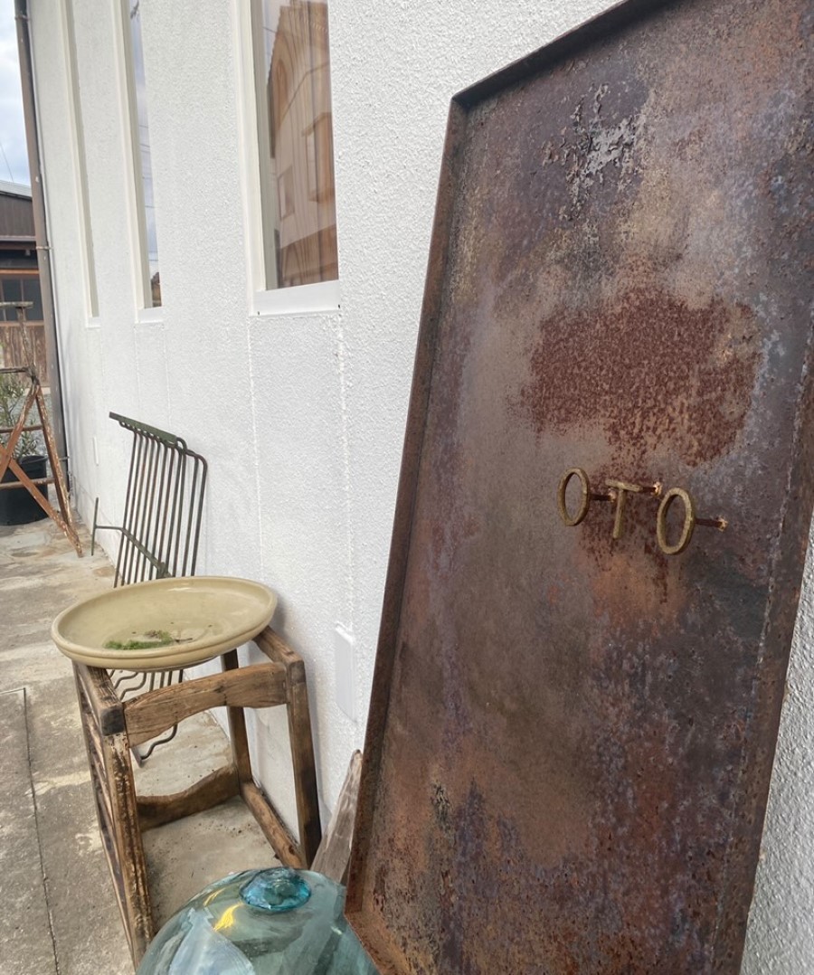 島根県松江市のショップ『OTO.』の看板