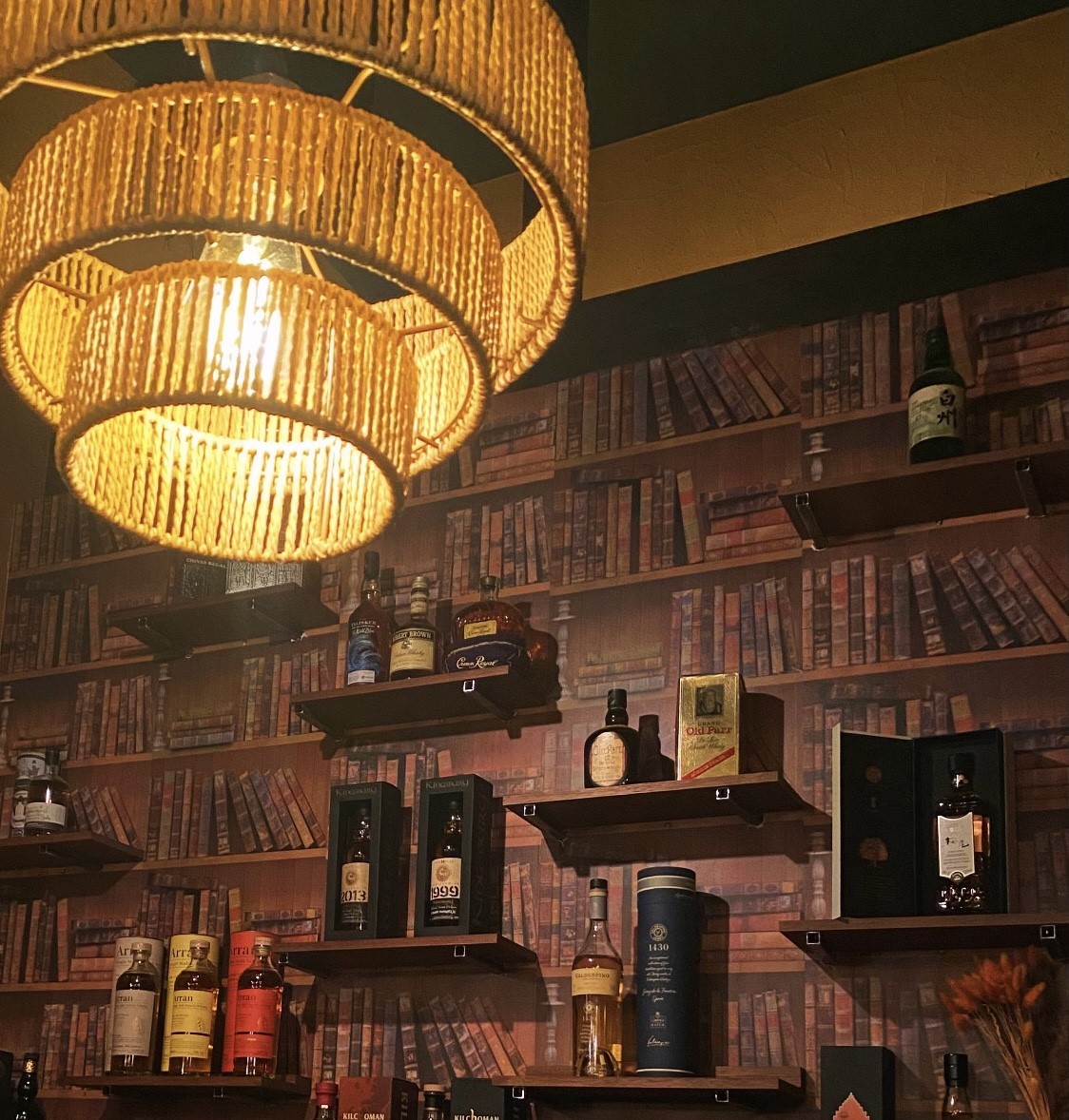 島根県松江市にオープンしたバー『bar the Garden』の店内の様子