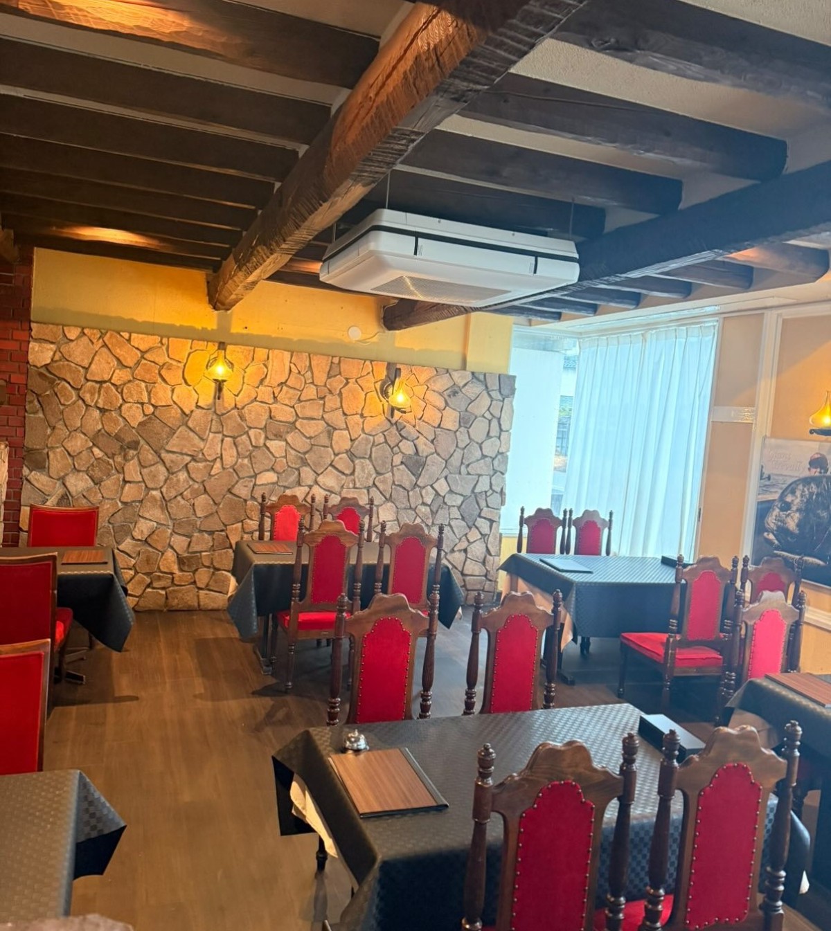 鳥取県米子市にオープンした韓国料理店『韓ハウス』の店内の様子