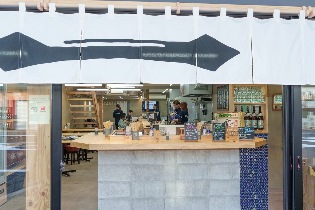 島根県松江市にオープンした焼き鳥専門店『やきとり酒場 一鳥前 松江店』の外観