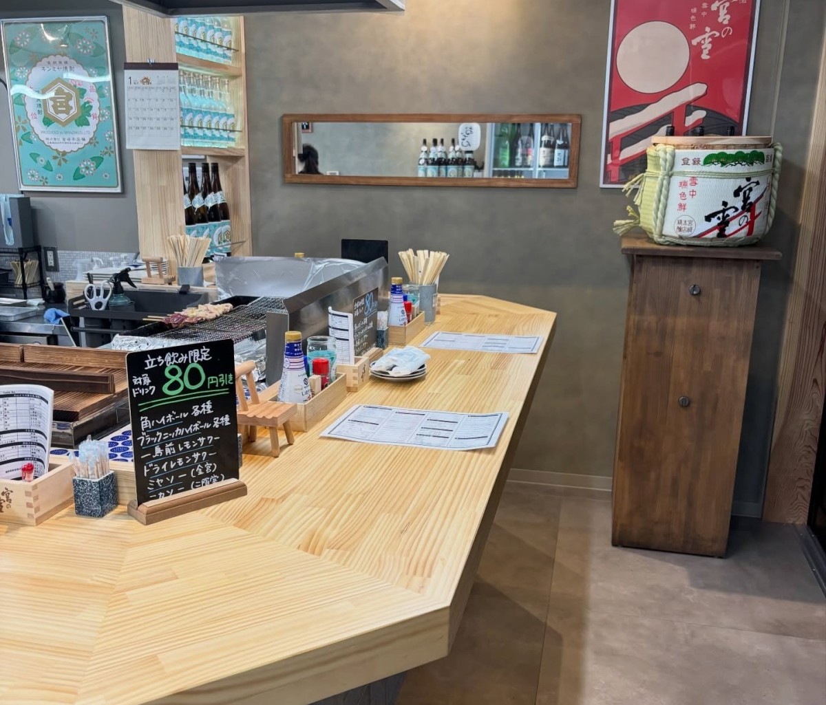 島根県松江市にオープンした焼き鳥専門店『やきとり酒場 一鳥前 松江店』の店内の様子