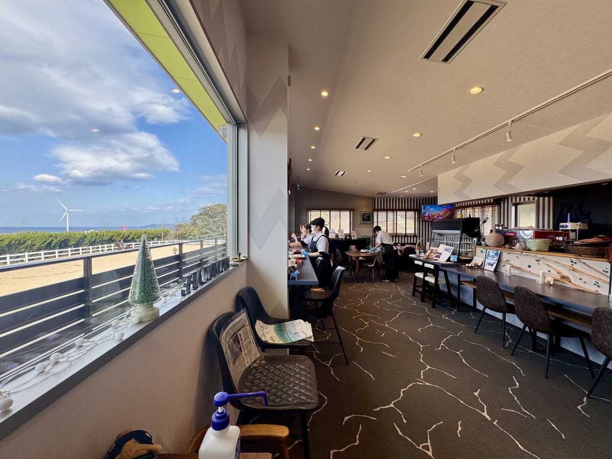 島根県益田市にある『さんさん牧場』のカフェ