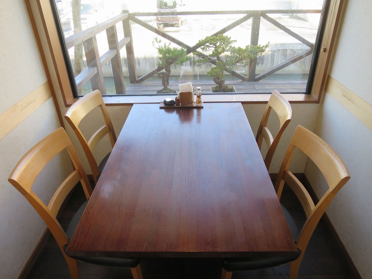 島根県松江市にあるレストラン『山里の香りここな黒田店』の店内の様子