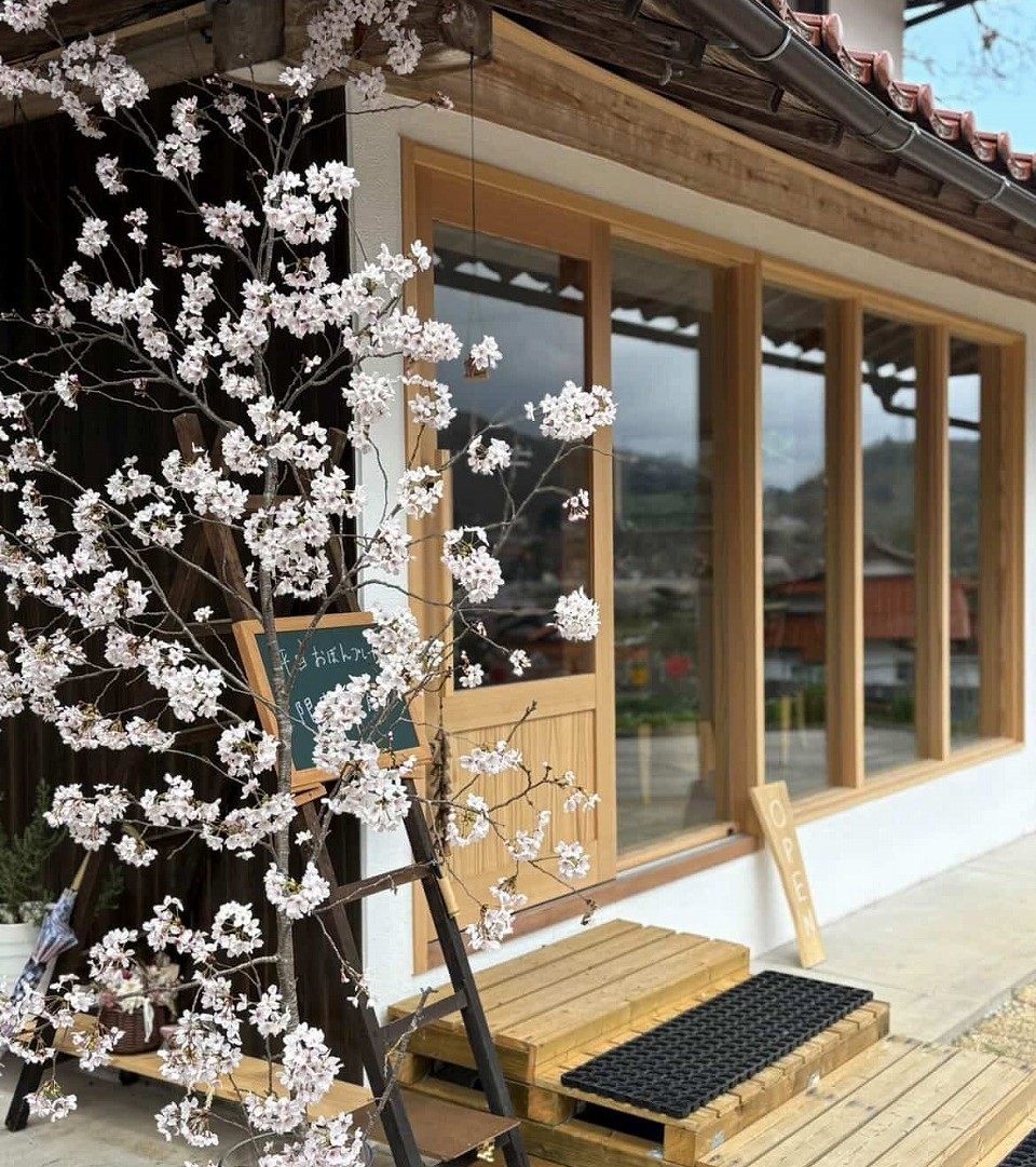 島根県雲南市にオープンした『natural cafe Kisuki』の外観