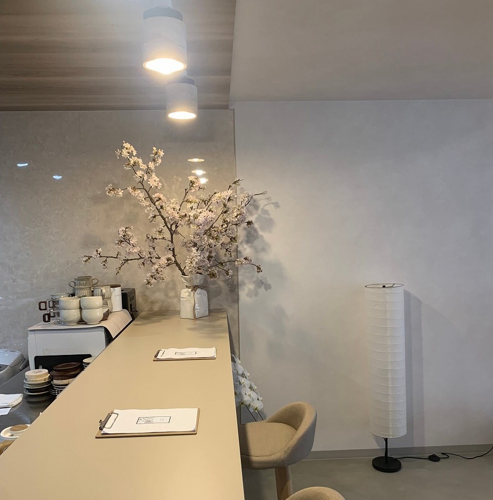 島根県雲南市にオープンした『natural cafe Kisuki』の店内の様子