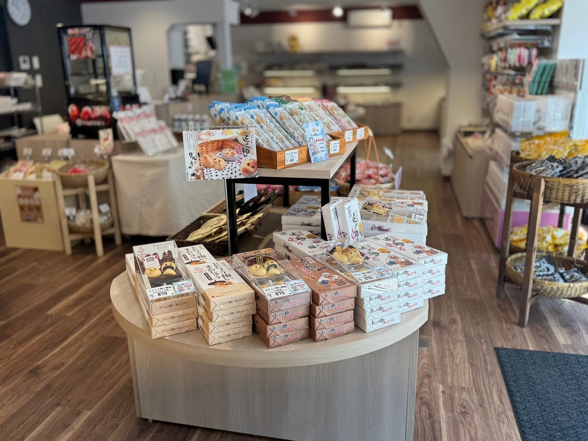 島根県出雲市大社町にオープンしたお土産店『いずも縁結び本舗勢溜店 つむぎ』の商品