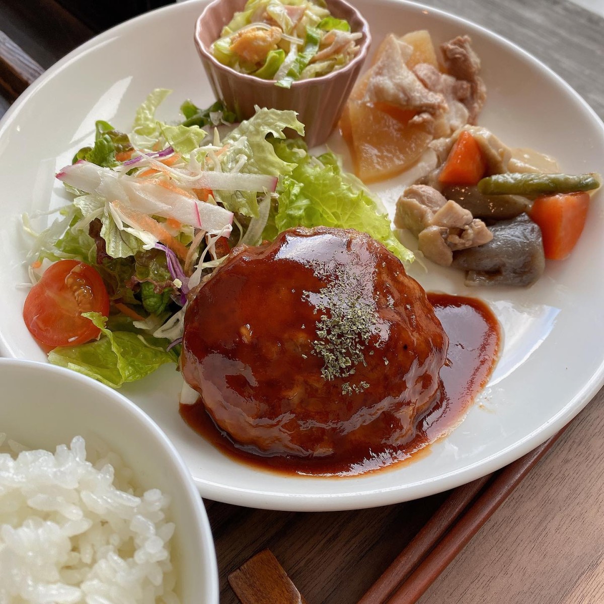 島根県奥出雲町にオープンした『ともに食堂パスカル店』の日替わりランチ