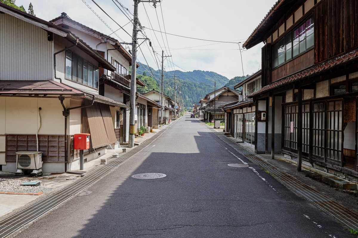 島根県雲南市『いなかカフェ蒼月庵』がある通り