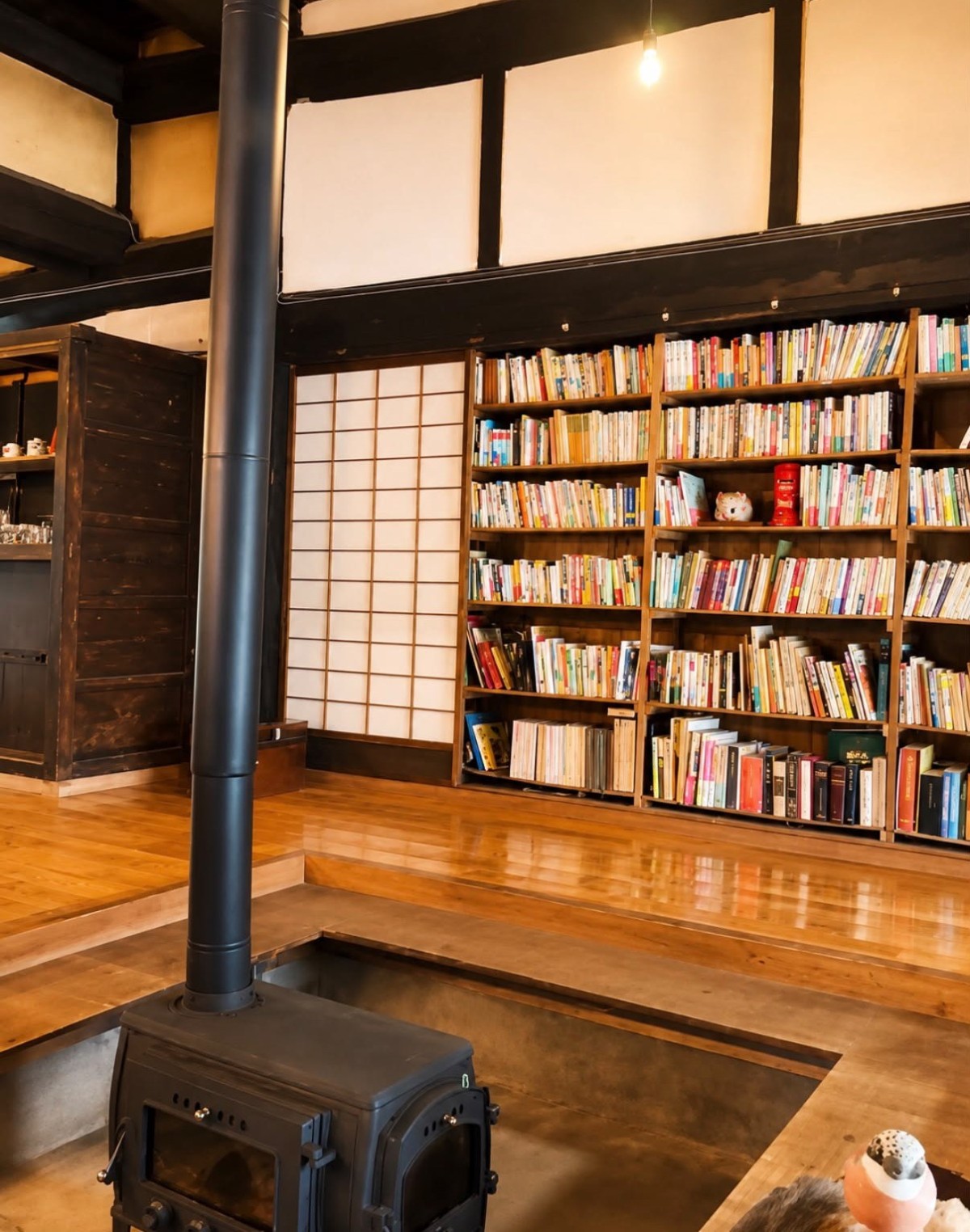 島根県奥出雲町のコミュニティスペース『Katta House』内にオープンした食堂『永遠のいま』の店内の様子