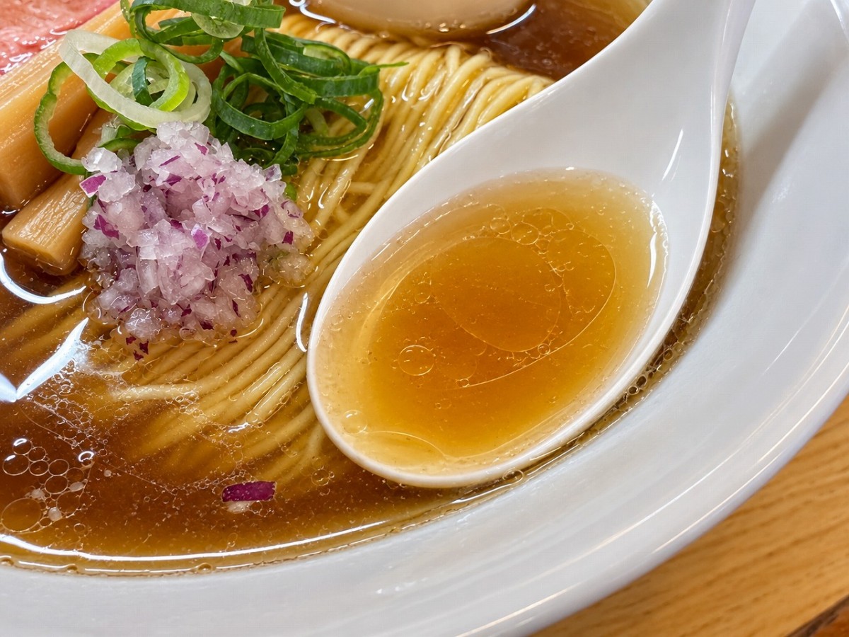 島根県松江市にある『らぁ麺 茶山』のラーメン