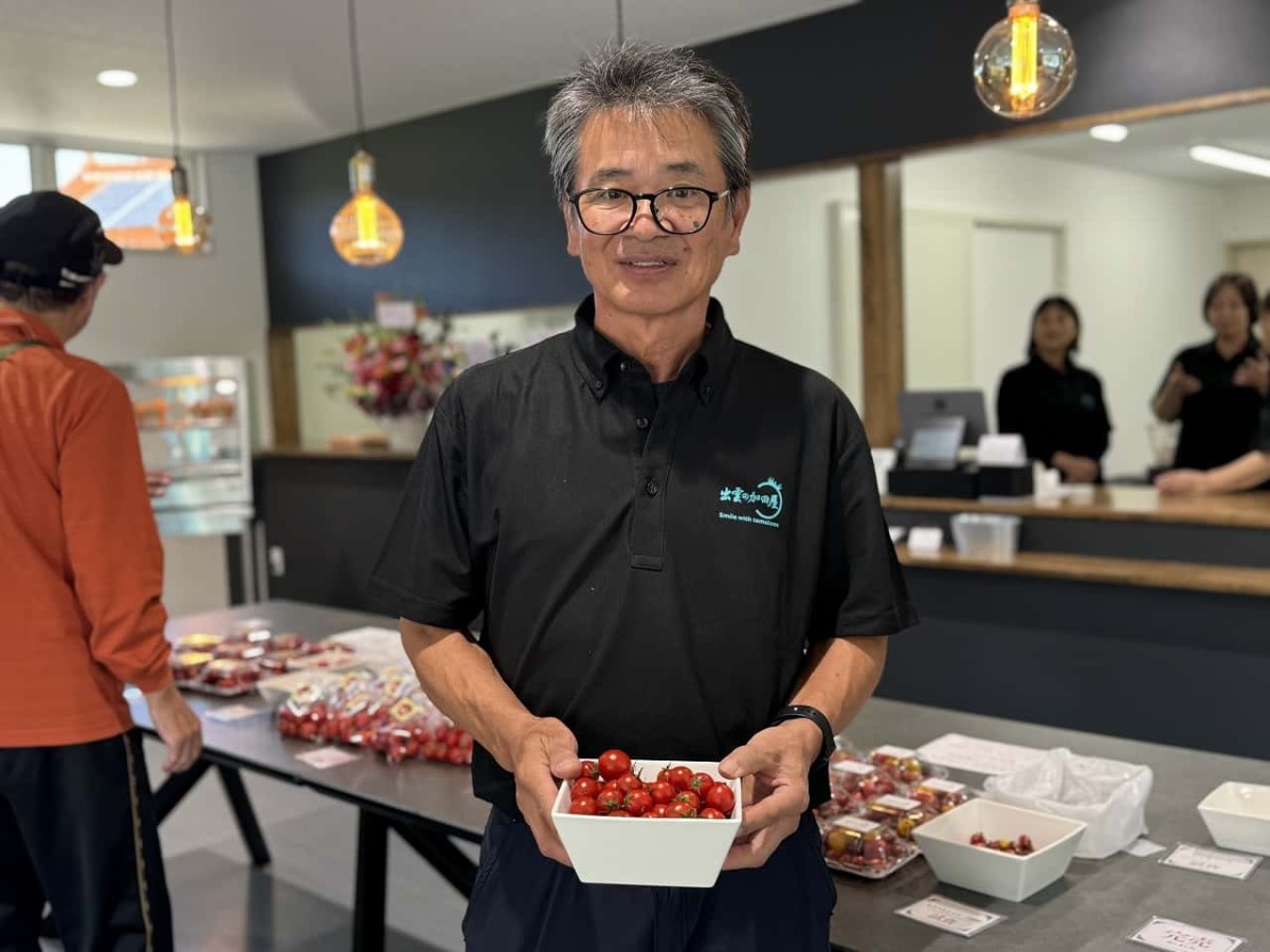 島根県出雲市知井宮町にあるトマト直売の専門店『出雲の加田屋（かだや）』のオーナー勝部さん