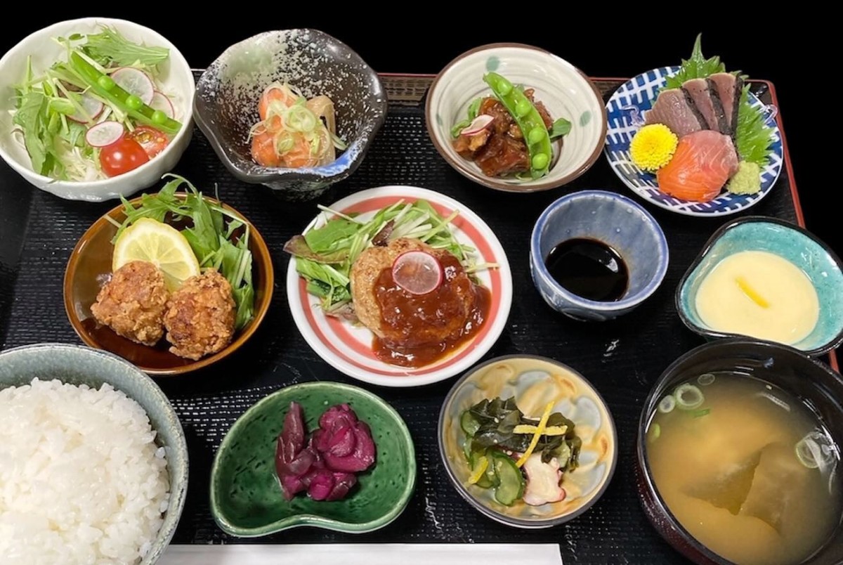 鳥取県米子市にオープンした和食店『和み処百彩』のメニュー