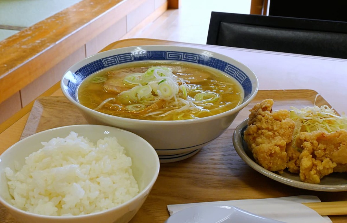 島根県松江市鹿島町にある『多久の湯 多久食堂』のラーメン定食