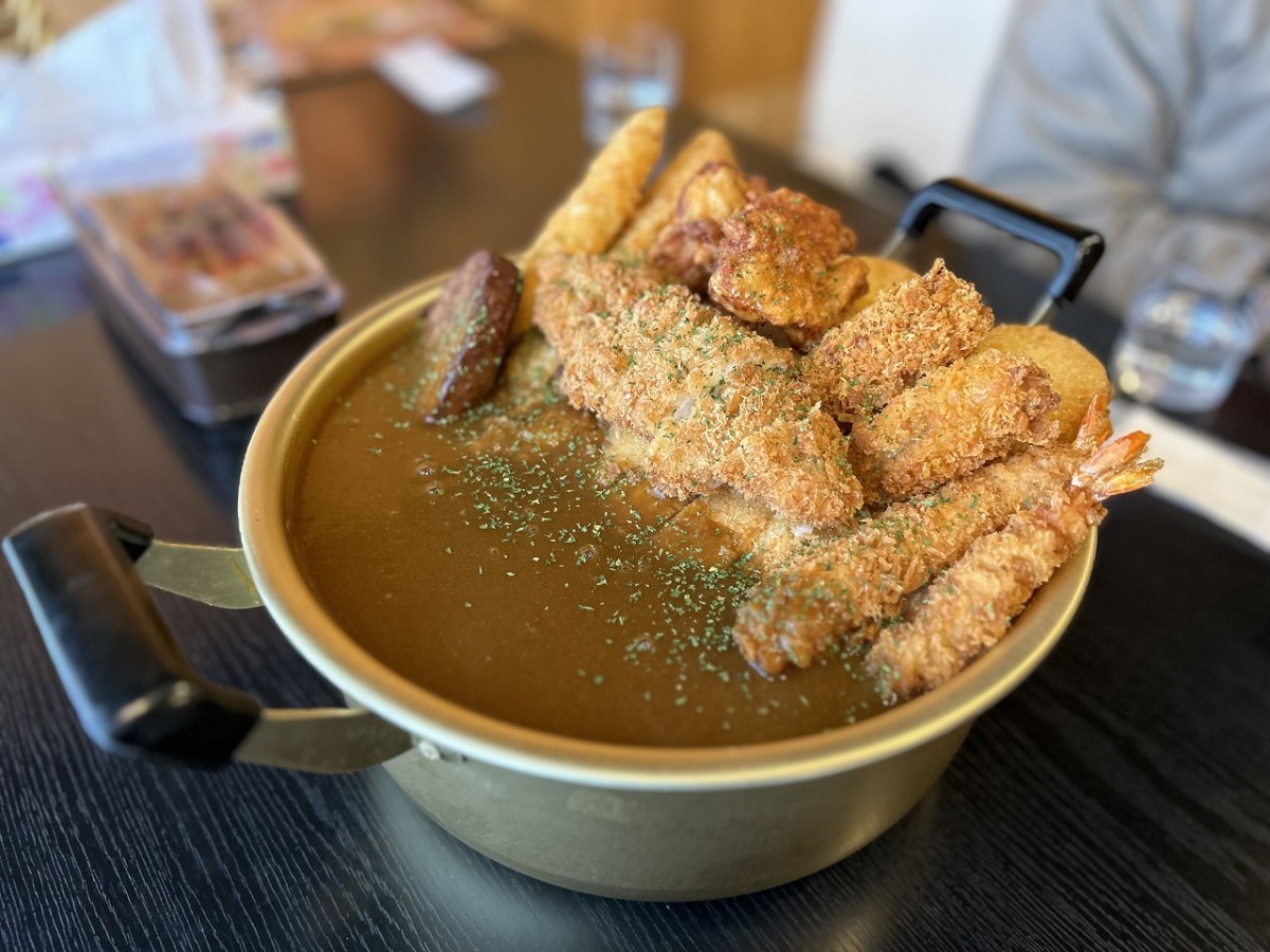 島根県出雲市にオープンした『カレーしか勝たん出雲店』のカレー