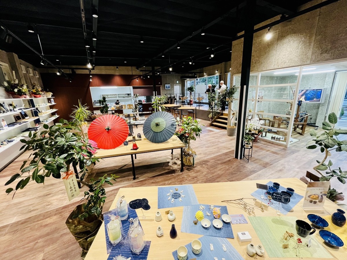 米子市皆生温泉にある複合施設『KAIKEテラス』の店内