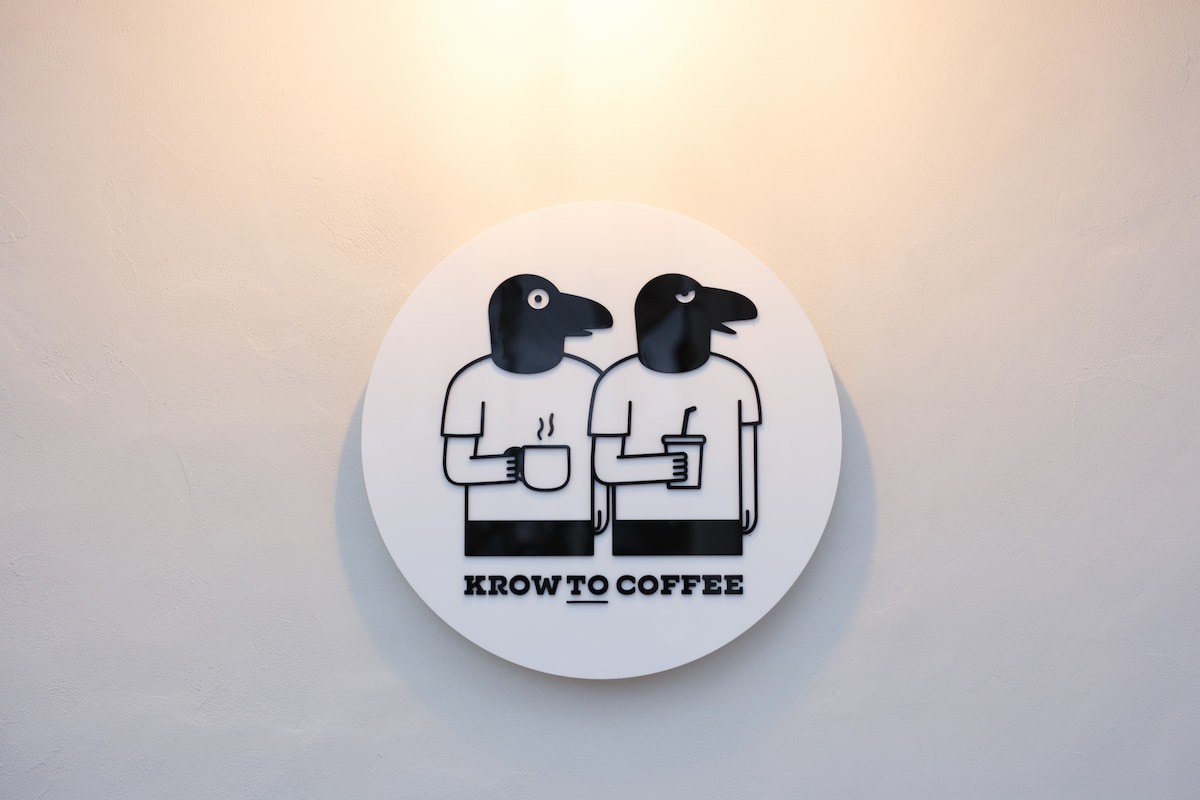 鳥取県鳥取市にオープンした『KROWTO COFFEE』の看板
