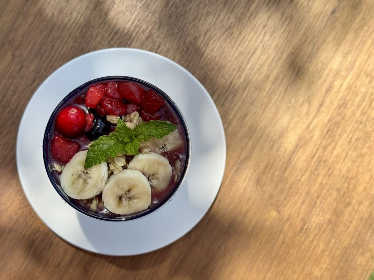 鳥取県米子市の古民家カフェ「カフェトムテ」のアサイーボウル