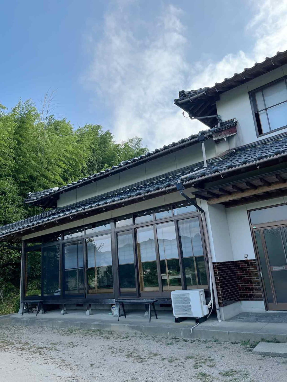 島根県出雲市にオープンしたカフェ『和herb cafe&amp;lab 8mon』の外観