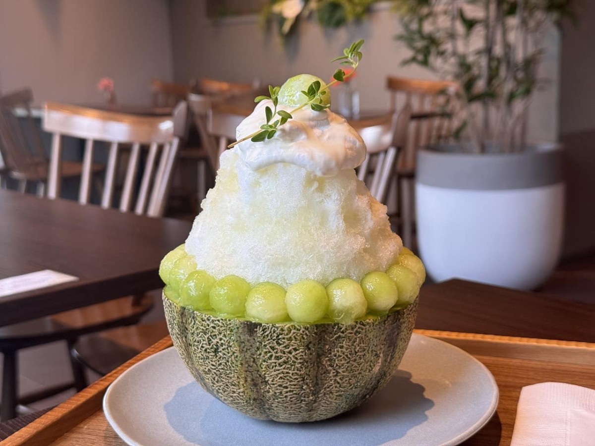 島根県出雲市の『グランシェノン』の「まるごとメロン」