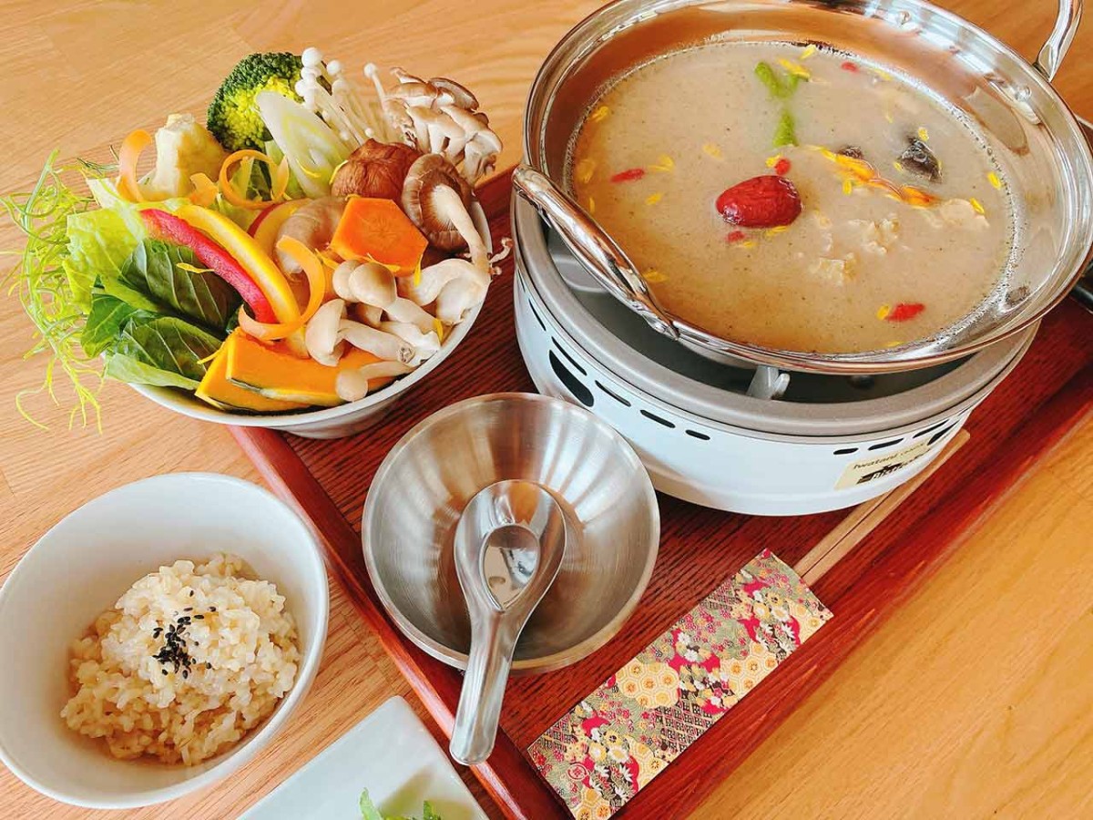 鳥取県鳥取市のヴィーガン食養生専門店『ダルマの木』の薬膳鍋