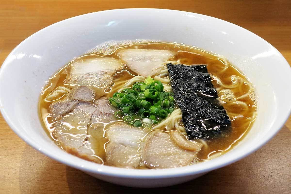 島根県出雲市にある『はがね屋』のとんこつラーメン