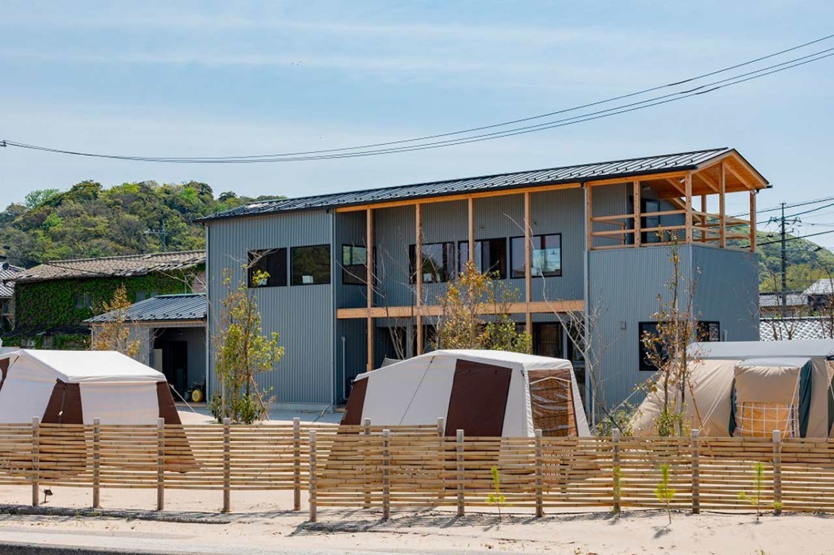 鳥取県鳥取市にオープンした『IWADO BASE』の外観