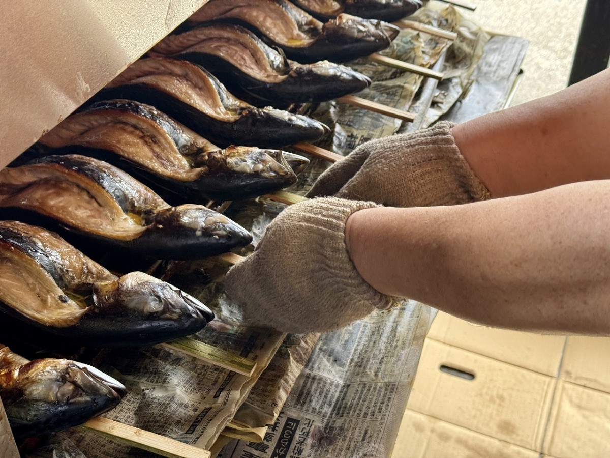 島根県雲南市の『藤原鮮魚店』の焼きサバ