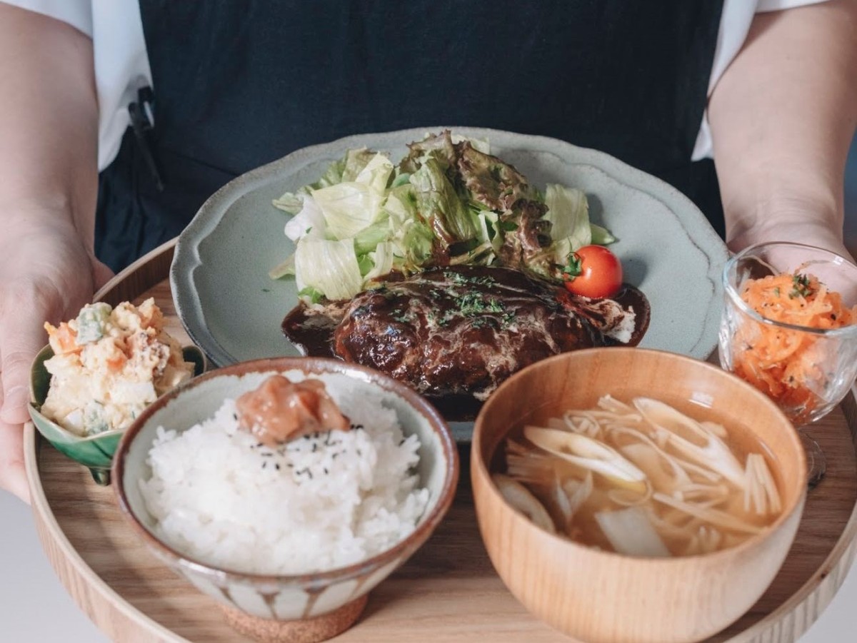 鳥取市にオープンした『てまひまの昼ごはん』のランチセット