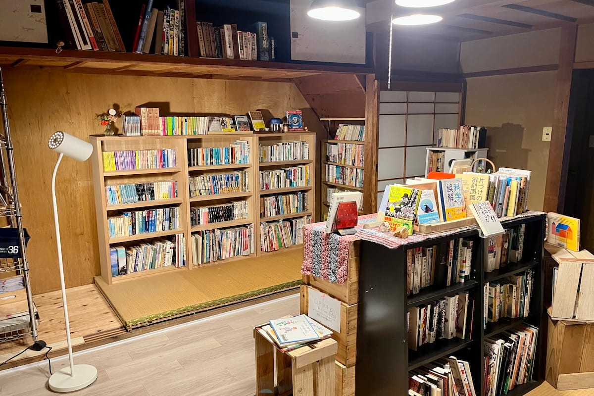 出雲市にオープンした古書店『書堂しろへび』のイメージ