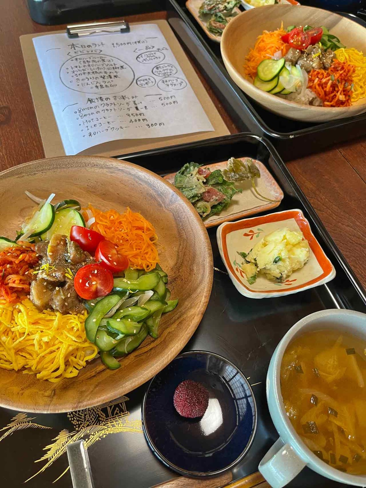 島根県出雲市の『和herb cafe＆lab 8mon』の「日替わりの和ハーブランチ」