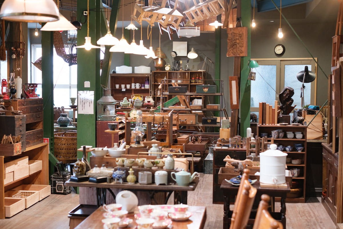 松江市にオープンした『フラットスタイル』の内観