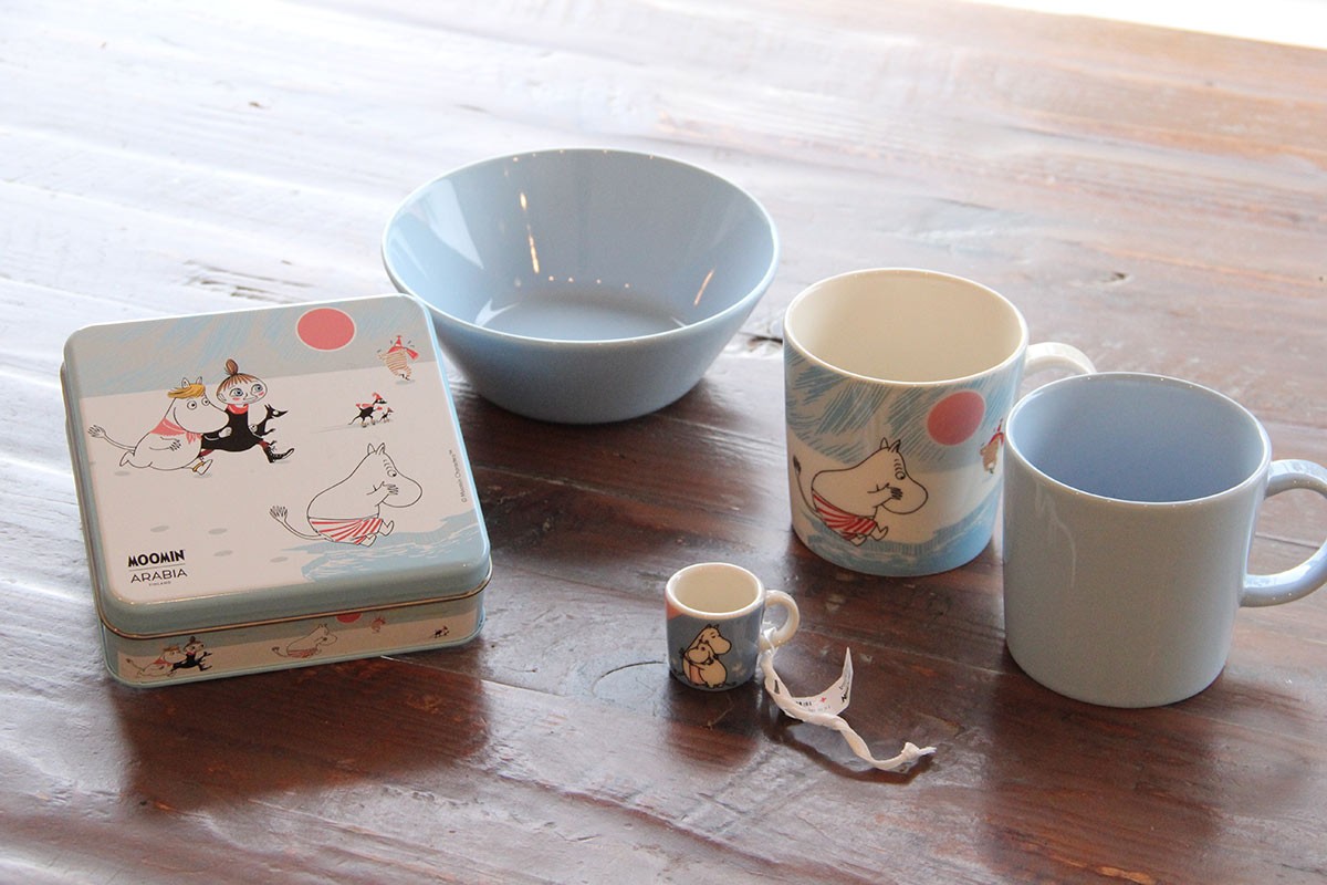 島根県松江市にある『HAUS』からのプレゼントMOOMIN ARABIAとITTALAの 食器＆クッキー缶セット