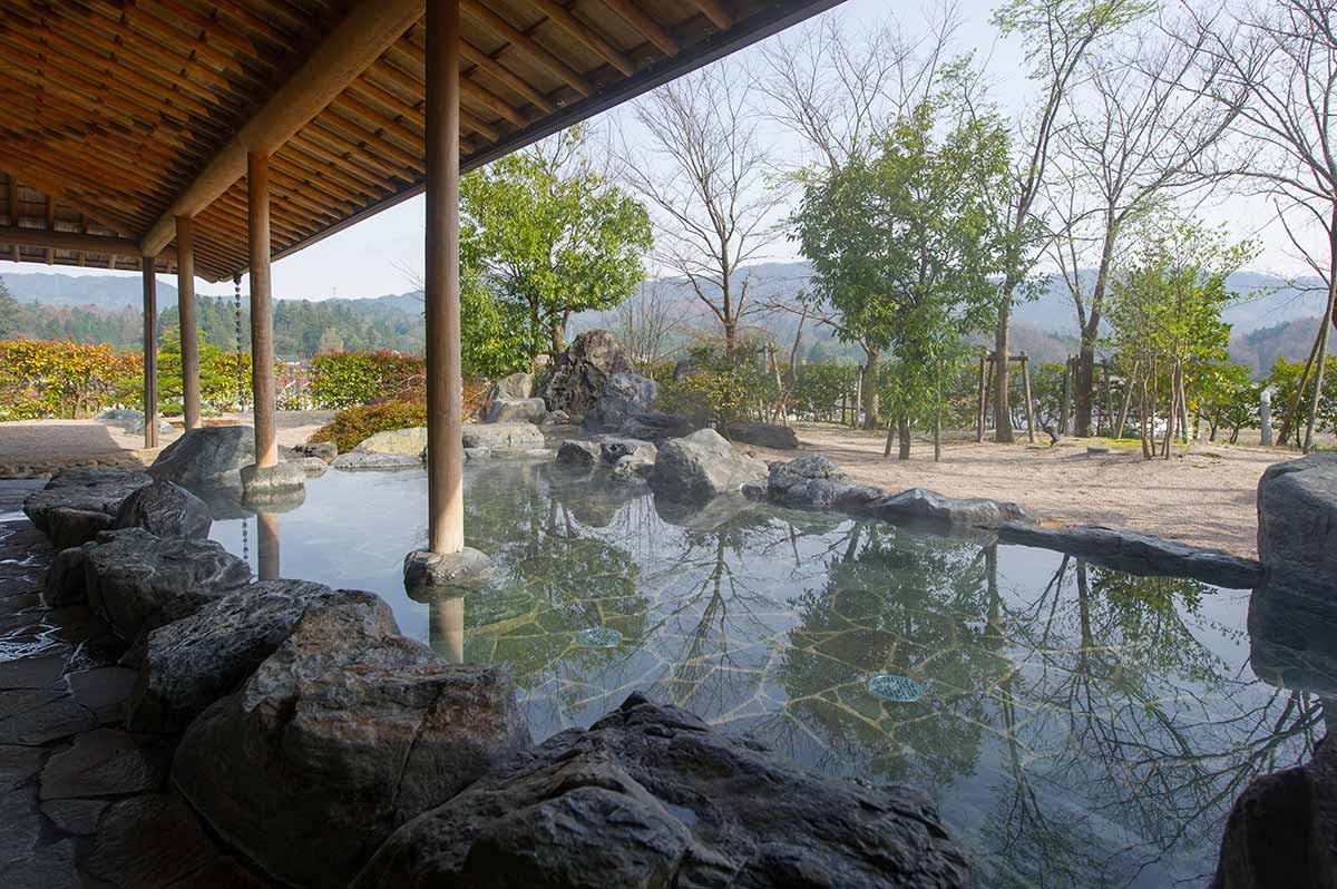 島根県仁多郡奥出雲町にある『亀嵩温泉玉峰山荘』の温泉