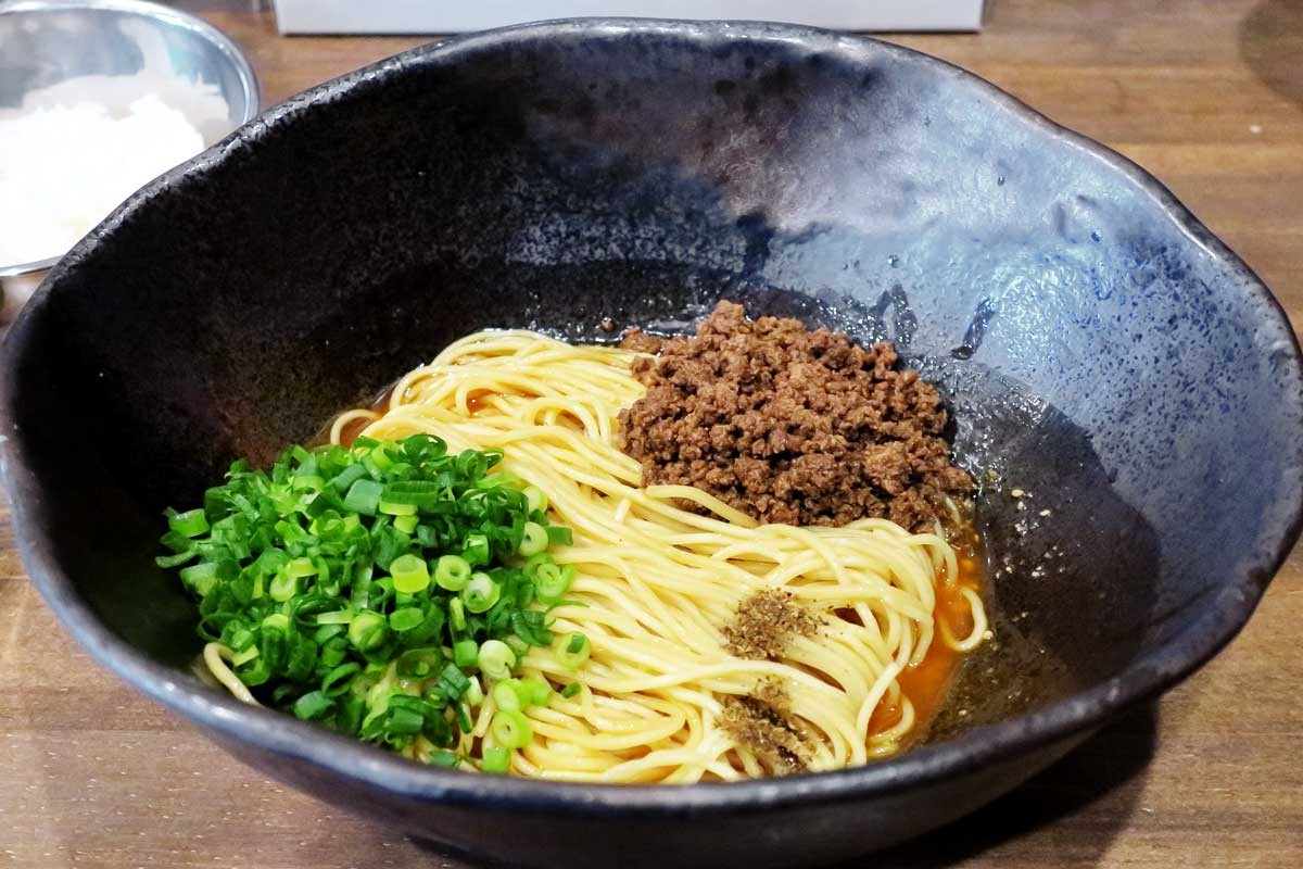 鳥取県米子市にある『汁なし担担麺 階杉 米子店』の汁なし担担麺