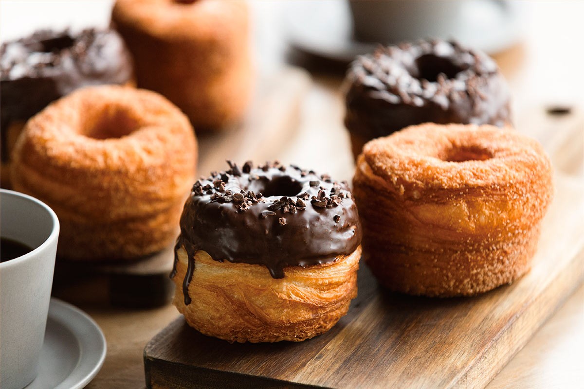 生ドーナツ専門店『トリュフドーナツ』のフレーキードーナツ