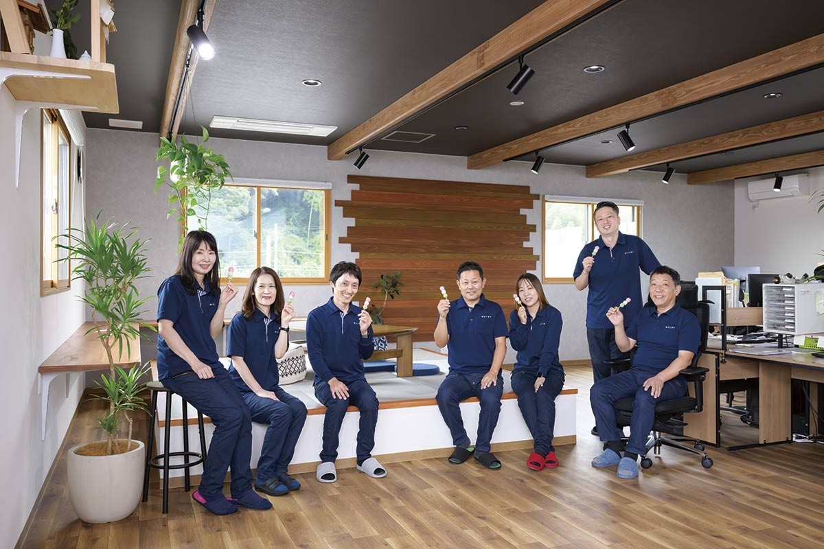 山陰の企業「はしまや」の社員のみなさん