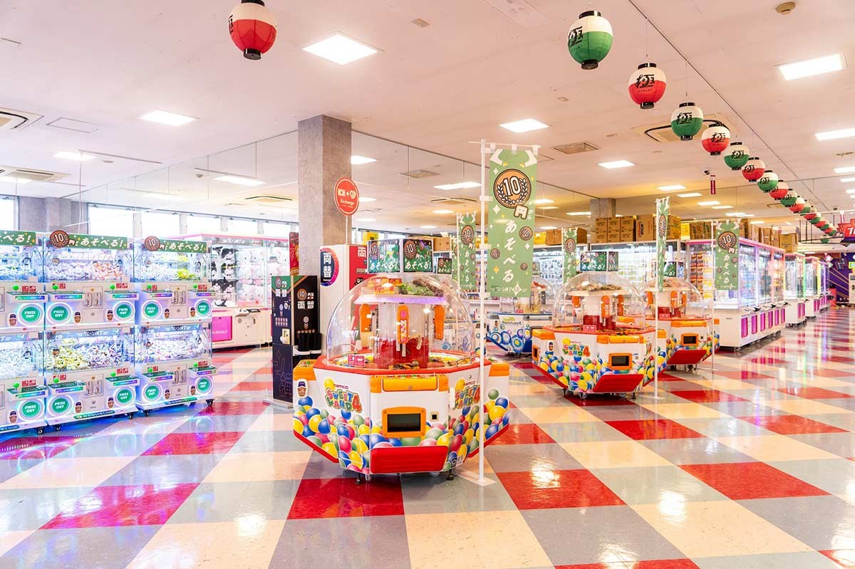 鳥取県境港市にオープンした『クレーン横丁 極 境港店』の内観