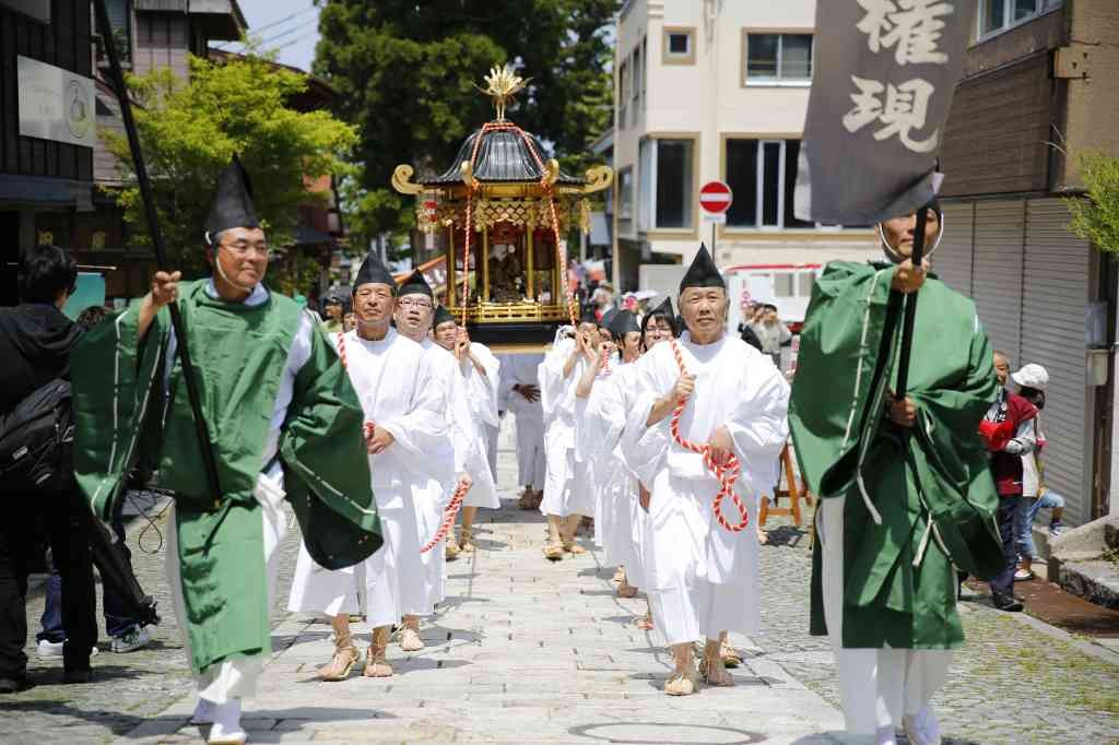 鳥取県西伯郡大山町のイベント「御幸（御輿行幸）」のイメージ