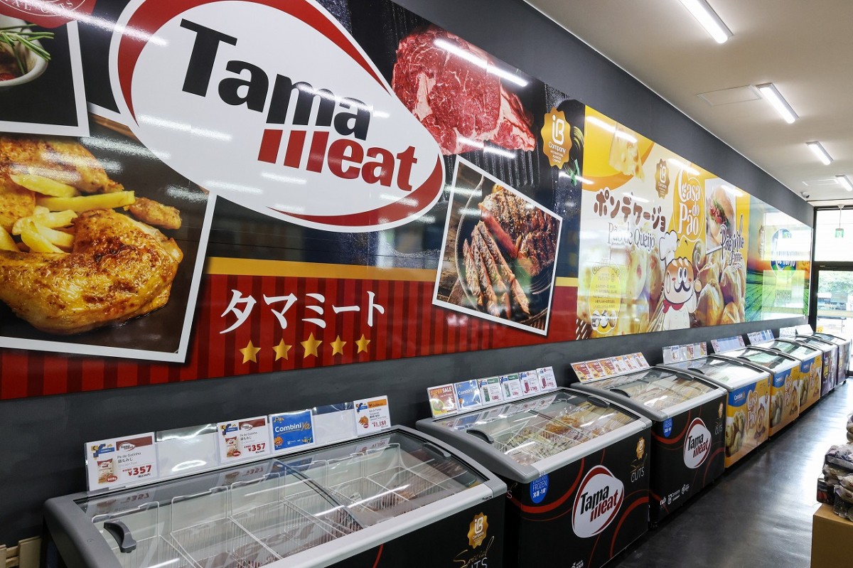 出雲市の『コンビニヤ出雲店』の内観