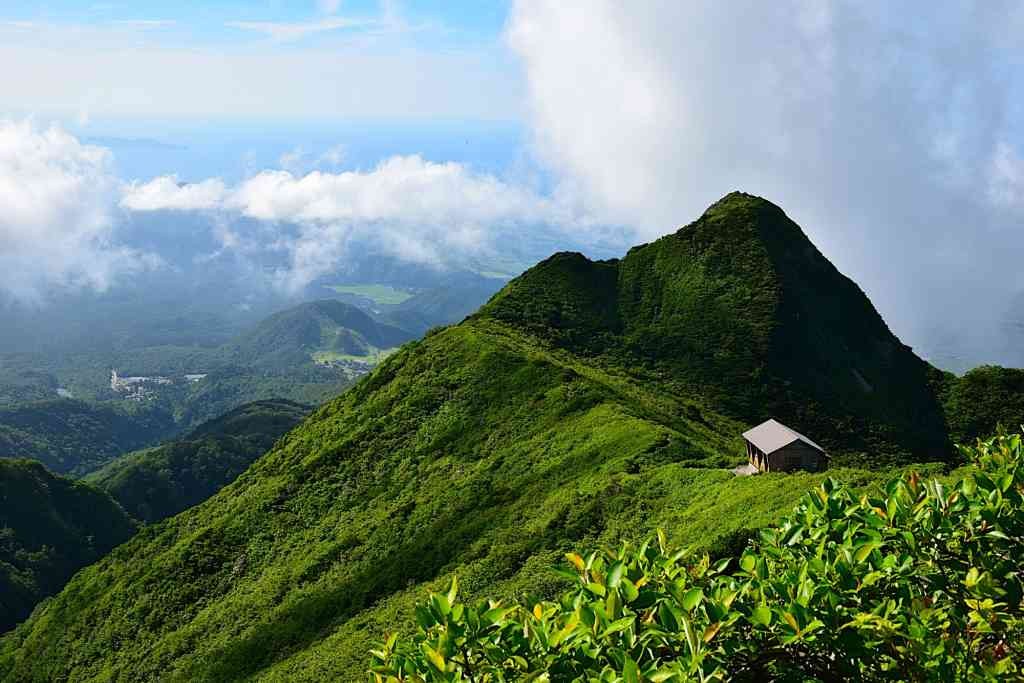 鳥取県西伯郡大山町のイベント「【作品募集】大山（くにびきの山）の四季を詠もう 俳句コンテスト2026」のイメージ