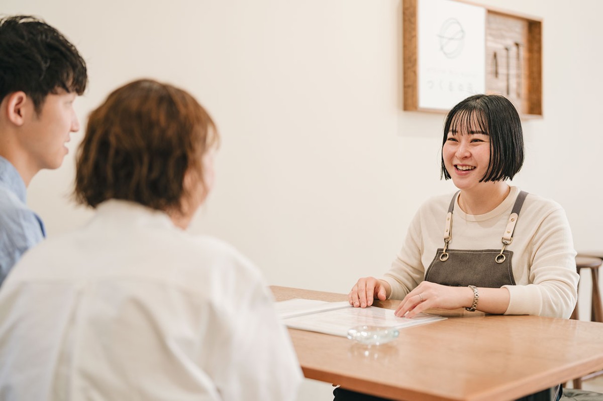 米子市の『手づくり指輪「つくるの日。」』の制作の様子