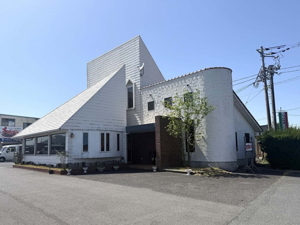 島根県出雲市にある『ガリバーピザ＆コーヒーハウス』の外観