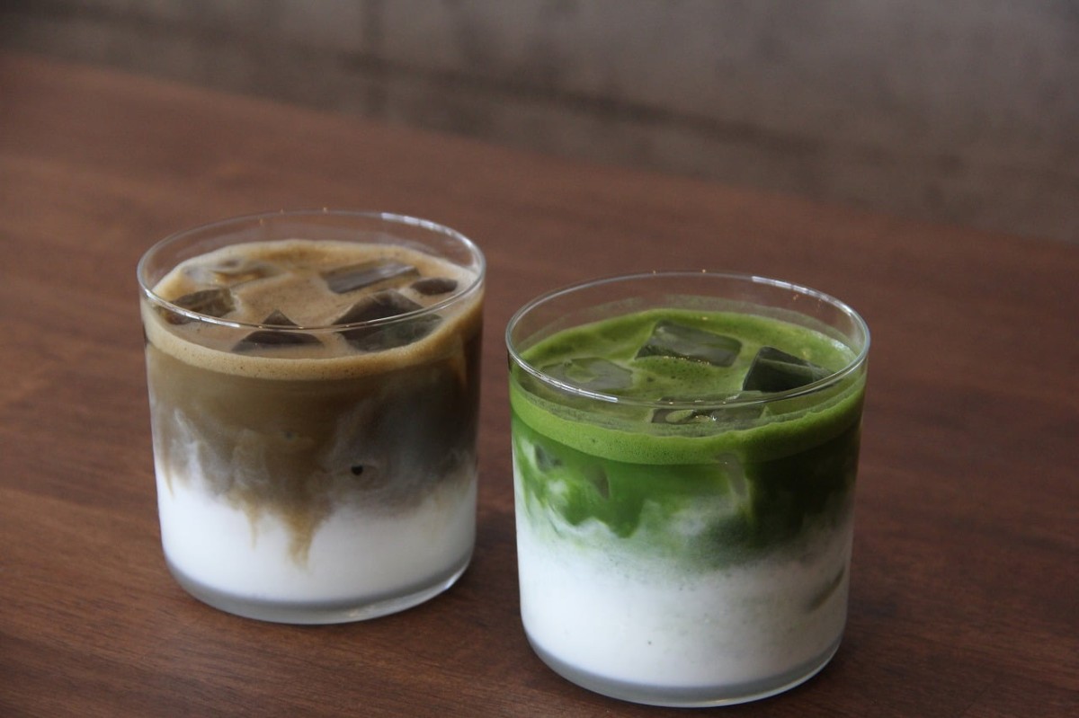 島根県出雲市にあるカフェ『matcha off』で販売している抹茶ラテ_ほうじ茶ラテ