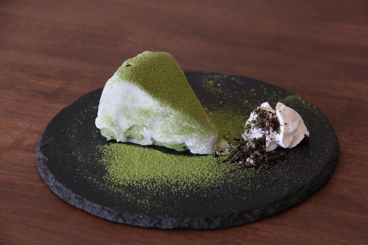 島根県出雲市にあるカフェ『matcha off』で販売している「抹茶バスクチーズケーキ大福」