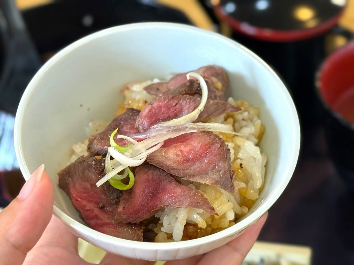 島根県出雲市・出雲大社近くにある『しまね和牛と米と出汁』で提供している肉まぶし