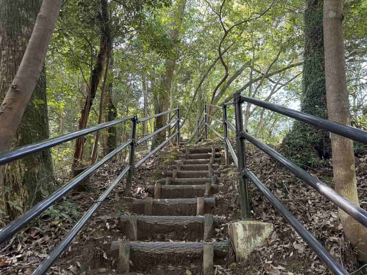 島根県江津市の『岩瀧寺の滝』の遊歩道